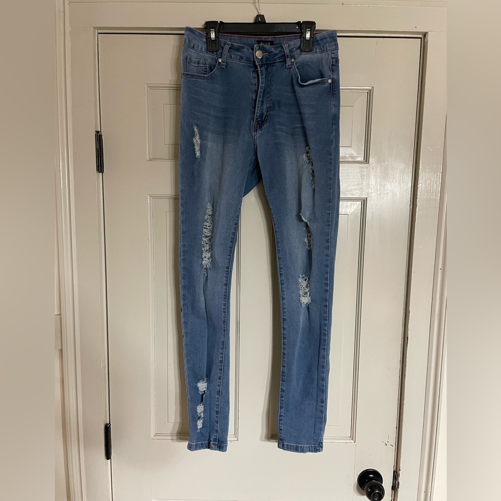 Distressed Blue Topic Jeans